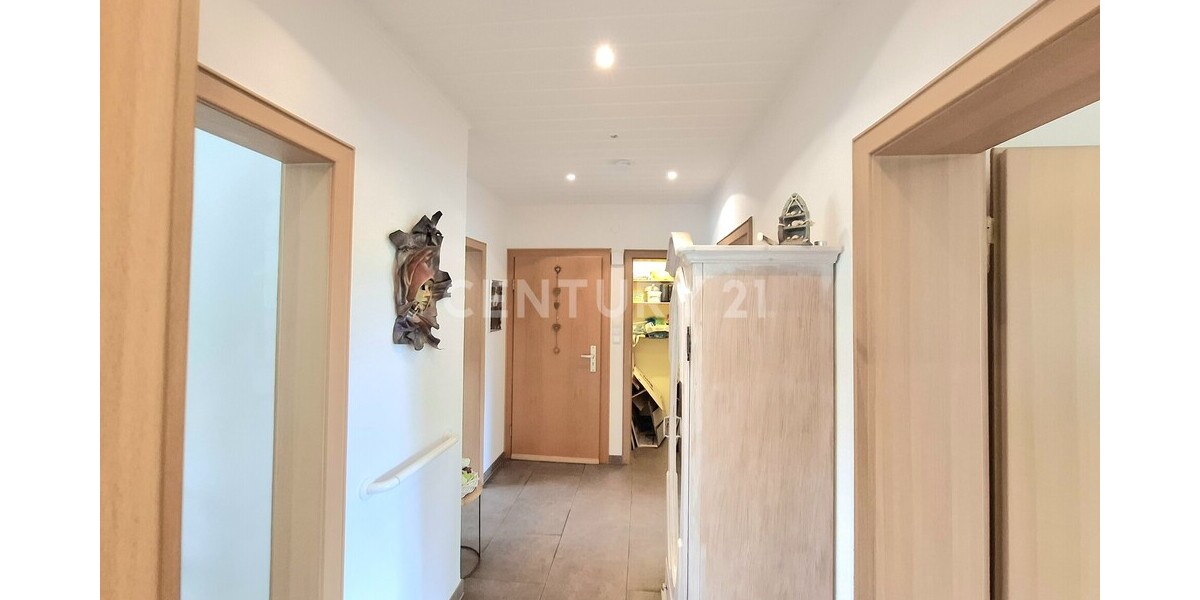 Flurbereich mit Sicht auf die Wohnungstür
